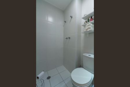 Apartamento à venda com 71m², 2 quartos e 1 vaga Apartamento à venda com 71m², 2 quartos e 1 vagaBanheiro Social