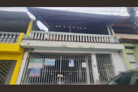 Casa à venda com 350m², 6 quartos e 2 vagasFachada do imóvel com placa QuintoAndar