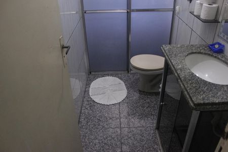 Casa à venda com 350m², 6 quartos e 2 vagasBanheiro social