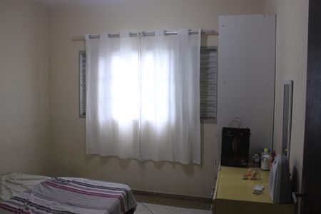 Casa à venda com 350m², 6 quartos e 2 vagasQuarto 4