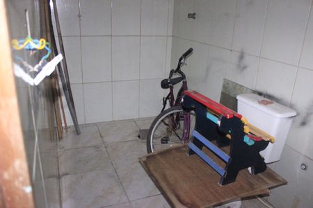 Casa à venda com 350m², 6 quartos e 2 vagasBanheiro da garagem