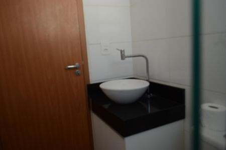 Banheiro  de apartamento para alugar com 2 quartos, 43m² em Parque Santa Rosa, Suzano