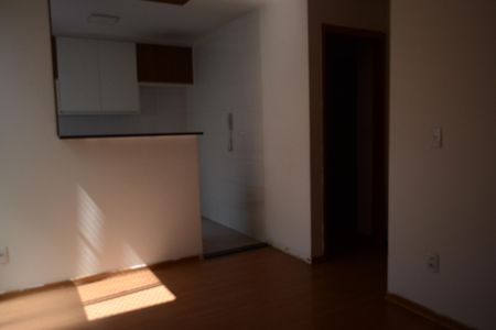 Sala de apartamento para alugar com 2 quartos, 43m² em Parque Santa Rosa, Suzano
