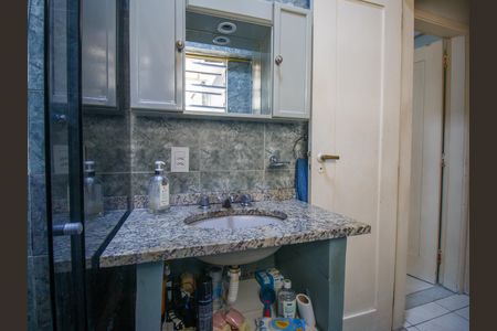 Apartamento para alugar com 60m², 2 quartos e sem vagaBanheiro 