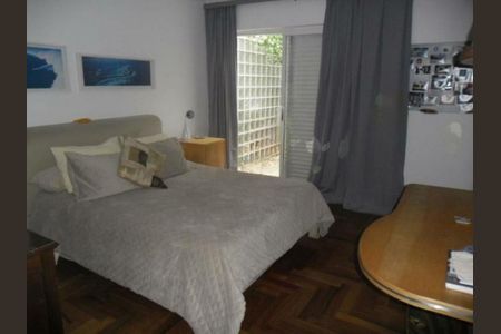 Casa à venda com 4 quartos, 435m² em Jardim Guedala, São Paulo