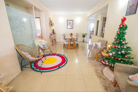 Casa à venda com 187m², 3 quartos e 4 vagassala
