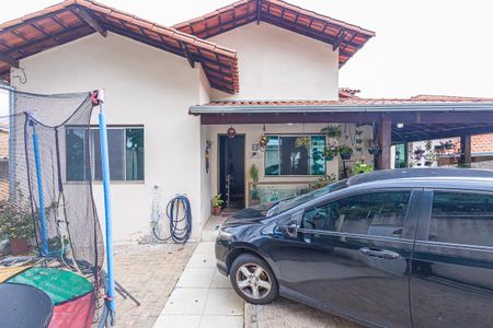 Casa à venda com 187m², 3 quartos e 4 vagasVaranda / estacionamento