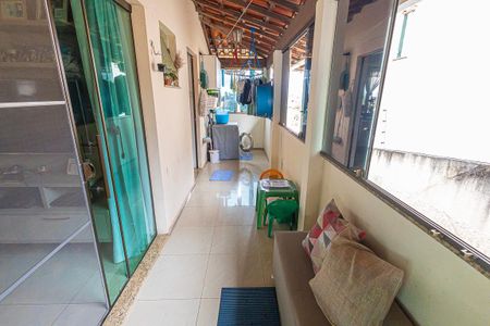 Casa à venda com 187m², 3 quartos e 4 vagasarea de serviço