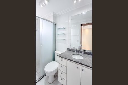 Apartamento à venda com 74m², 3 quartos e 2 vagasBanheiro da Suíte