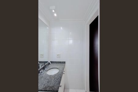 Apartamento à venda com 74m², 3 quartos e 2 vagasBanheiro da Suíte