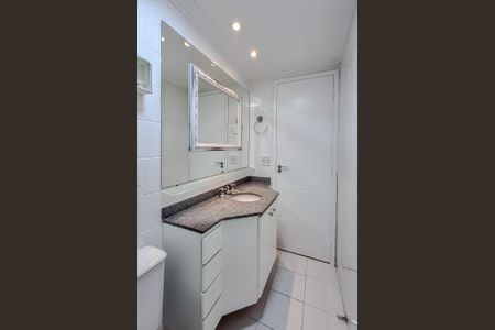 Apartamento à venda com 74m², 3 quartos e 2 vagasBanheiro