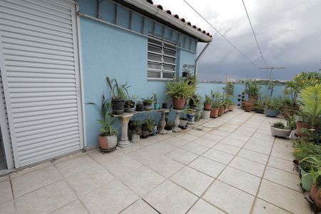 Apartamento à venda com 180m², 3 quartos e 3 vagas Apartamento à venda com 180m², 3 quartos e 3 vagasEspaço aberto cobertura