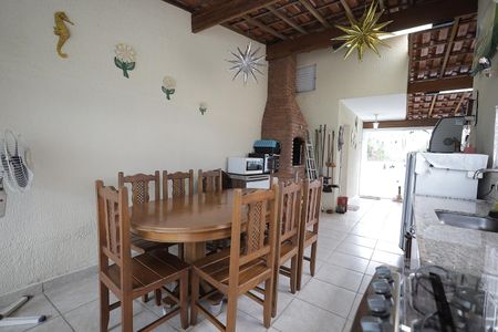 Apartamento à venda com 180m², 3 quartos e 3 vagas Apartamento à venda com 180m², 3 quartos e 3 vagasÁrea gourmet / Cobertura