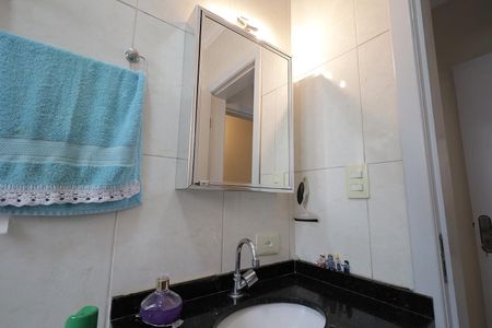Apartamento à venda com 180m², 3 quartos e 3 vagas Apartamento à venda com 180m², 3 quartos e 3 vagasBanheiro Suíte