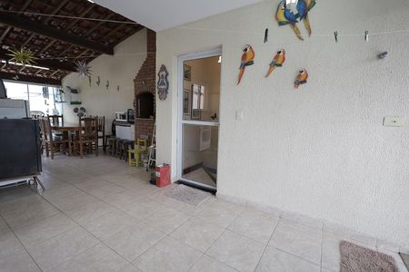 Apartamento à venda com 180m², 3 quartos e 3 vagas Apartamento à venda com 180m², 3 quartos e 3 vagasÁrea de Serviço