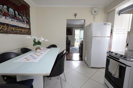 Apartamento à venda com 180m², 3 quartos e 3 vagas Apartamento à venda com 180m², 3 quartos e 3 vagasCozinha