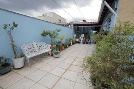 Apartamento à venda com 180m², 3 quartos e 3 vagas Apartamento à venda com 180m², 3 quartos e 3 vagasEspaço aberto cobertura