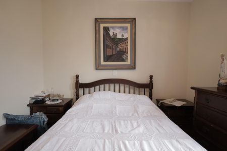 Apartamento à venda com 180m², 3 quartos e 3 vagas Apartamento à venda com 180m², 3 quartos e 3 vagasQuarto Suíte