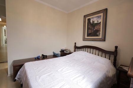 Apartamento à venda com 180m², 3 quartos e 3 vagas Apartamento à venda com 180m², 3 quartos e 3 vagasQuarto Suíte