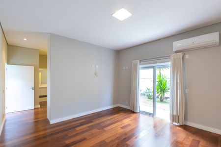 Casa de condomínio para alugar com 350m², 4 quartos e 4 vagas Casa de condomínio para alugar com 350m², 4 quartos e 4 vagasQuarto da suíte 1