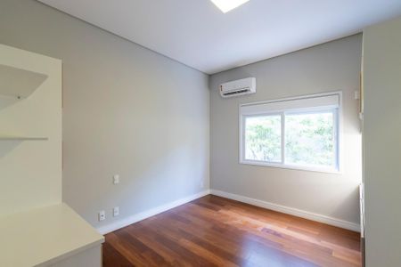 Casa de condomínio para alugar com 350m², 4 quartos e 4 vagas Casa de condomínio para alugar com 350m², 4 quartos e 4 vagasQuarto da suíte 3