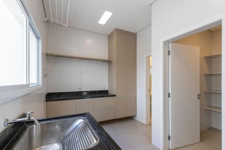 Casa de condomínio para alugar com 350m², 4 quartos e 4 vagas Casa de condomínio para alugar com 350m², 4 quartos e 4 vagasÁrea de serviço