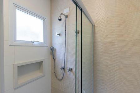 Casa de condomínio para alugar com 350m², 4 quartos e 4 vagas Casa de condomínio para alugar com 350m², 4 quartos e 4 vagasBanheiro da suíte 3