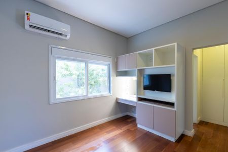 Casa de condomínio para alugar com 350m², 4 quartos e 4 vagas Casa de condomínio para alugar com 350m², 4 quartos e 4 vagasQuarto da suíte 3