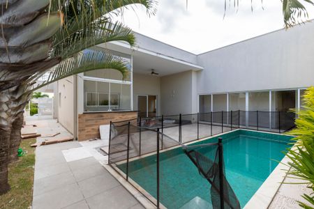 Casa de condomínio para alugar com 350m², 4 quartos e 4 vagas Casa de condomínio para alugar com 350m², 4 quartos e 4 vagasQuintal