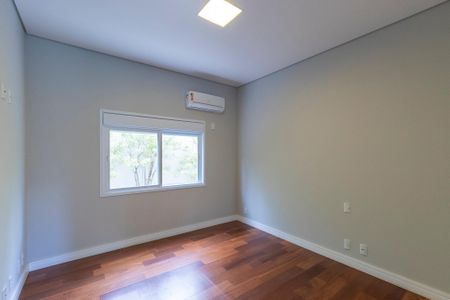 Casa de condomínio para alugar com 350m², 4 quartos e 4 vagas Casa de condomínio para alugar com 350m², 4 quartos e 4 vagasQuarto da suíte 2