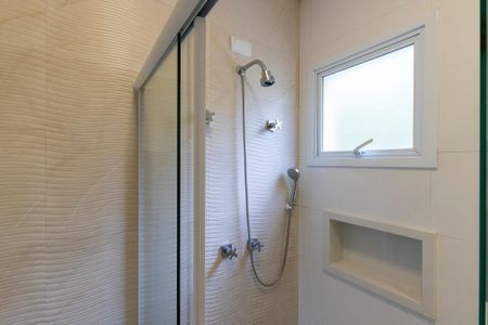 Casa de condomínio para alugar com 350m², 4 quartos e 4 vagas Casa de condomínio para alugar com 350m², 4 quartos e 4 vagasBanheiro da suíte 2