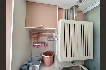 Apartamento à venda com 75m², 2 quartos e 1 vagaÁrea de Serviço