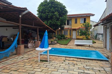Casa à venda com 258m², 3 quartos e 3 vagasQuintal