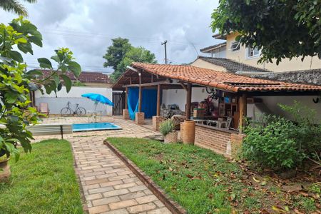 Casa à venda com 258m², 3 quartos e 3 vagasQuintal
