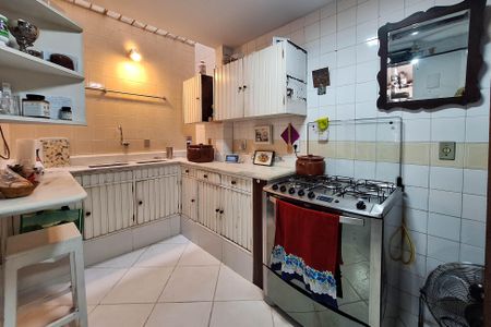 Casa à venda com 258m², 3 quartos e 3 vagasCozinha