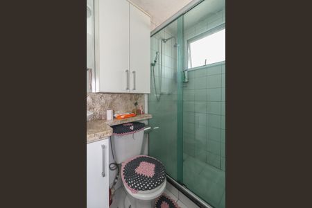 Banheiro da Suíte de apartamento para alugar com 3 quartos, 72m² em Humaitá, Porto Alegre