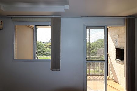 Sala de apartamento para alugar com 3 quartos, 72m² em Humaitá, Porto Alegre