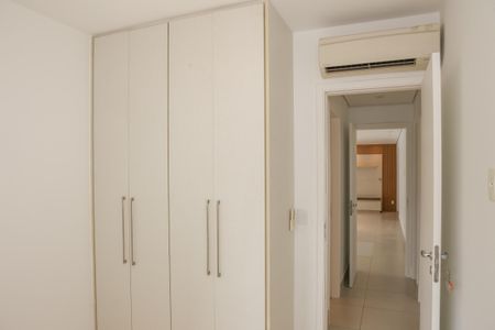 Apartamento para alugar com 128m², 3 quartos e 2 vagasQuarto 2