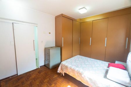 Casa à venda com 760m², 3 quartos e 8 vagasQuarto 2