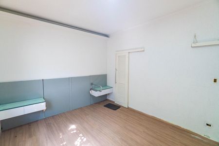 Casa à venda com 760m², 3 quartos e 8 vagasSuite