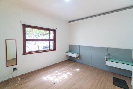 Casa à venda com 760m², 3 quartos e 8 vagasSuite