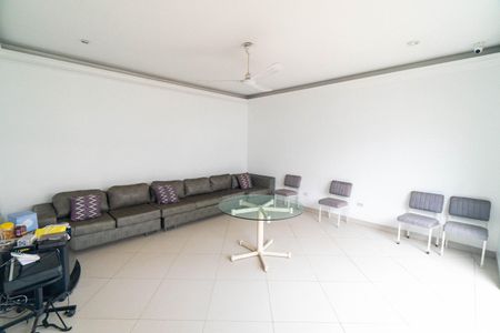 Casa à venda com 760m², 3 quartos e 8 vagasSala de TV