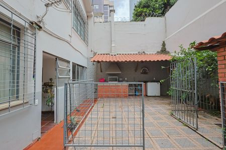 Casa à venda com 390m², 6 quartos e 6 vagasQuintal