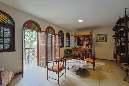 Casa à venda com 390m², 6 quartos e 6 vagasSala