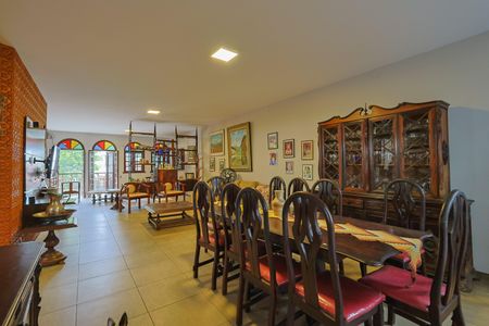 Sala de casa à venda com 6 quartos, 390m² em Serra, Belo Horizonte