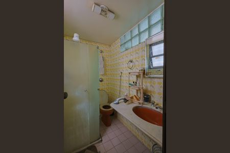 Casa à venda com 390m², 6 quartos e 6 vagasBanheiro da Suíte 2