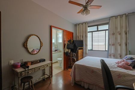 Casa à venda com 390m², 6 quartos e 6 vagasSuíte