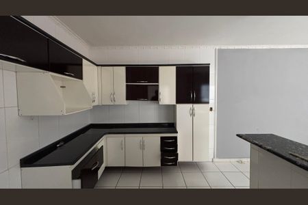 Casa à venda com 110m², 2 quartos e 2 vagasCozinha