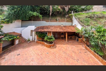 Casa à venda com 371m², 5 quartos e 6 vagasQuarto 5