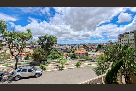 Casa à venda com 371m², 5 quartos e 6 vagasQuarto 2